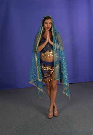 18 year old black girl Nia Nacci doffs school clothes to poses naked